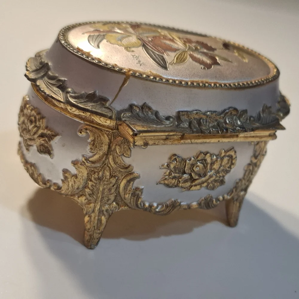 🕊Vintage Gold & Silver Hummingbird Flower Etched Footed Jewelry Trinket Box